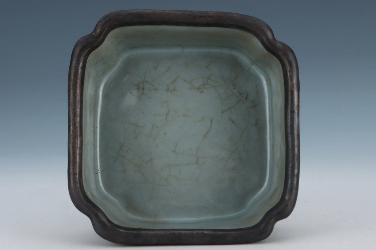 An Exquisite Guan yao Celadon Glazed Cover with Silver Brush Washer,with an Imperial Poem by Emperor: An Exquisite Guan yao Celadon Glazed Cover with Silver Brush Washer,with an Imperial Poem by Emperor Qianlong,Song Dynasty,China,Size:2.6inx5.8in 官窑青釉银口౎