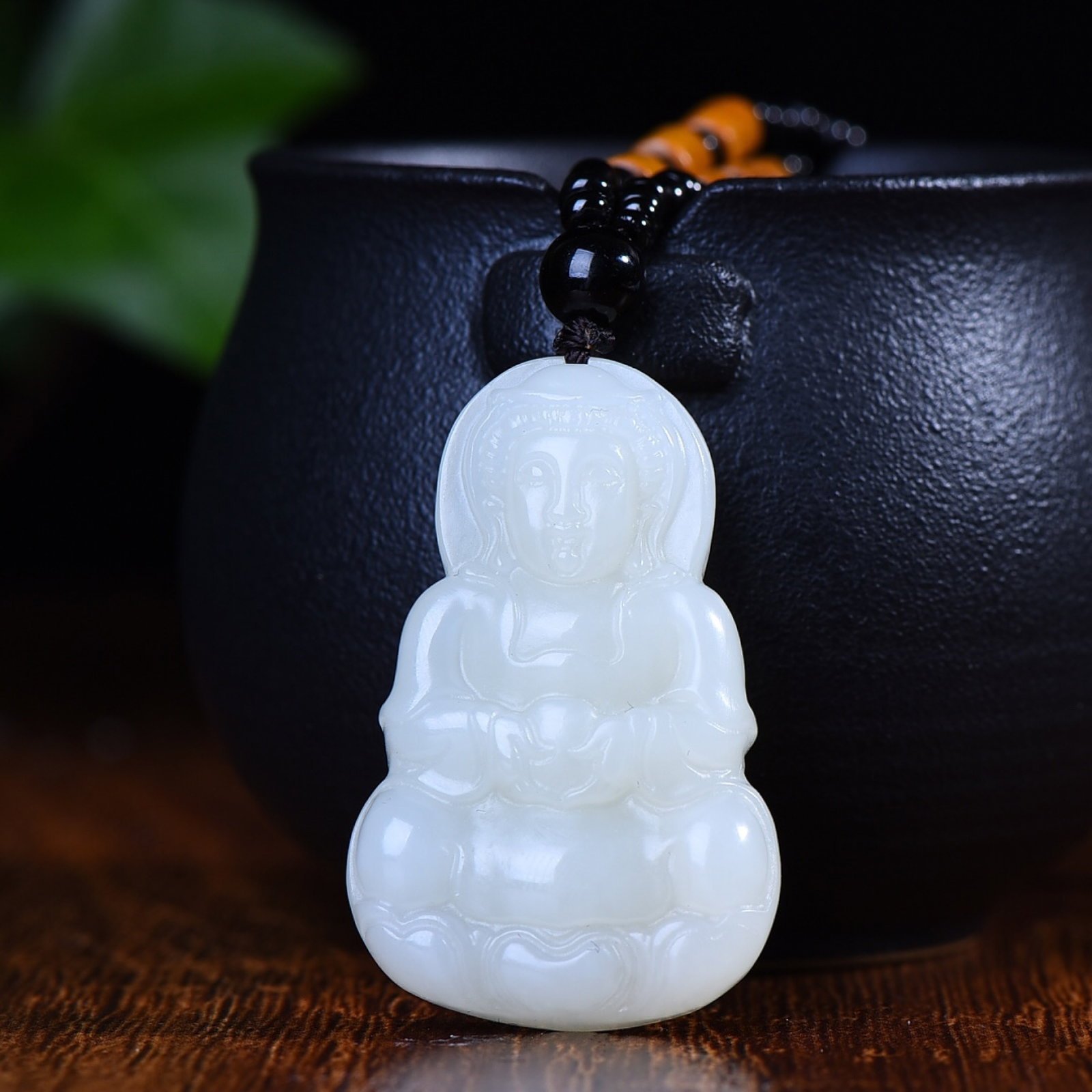 An Exquisite White Jade Statue of Avalokitesvara Pendant: An Exquisite White Jade Statue of Avalokitesvara Pendant,Size:1inx1.6in 白玉观音挂件