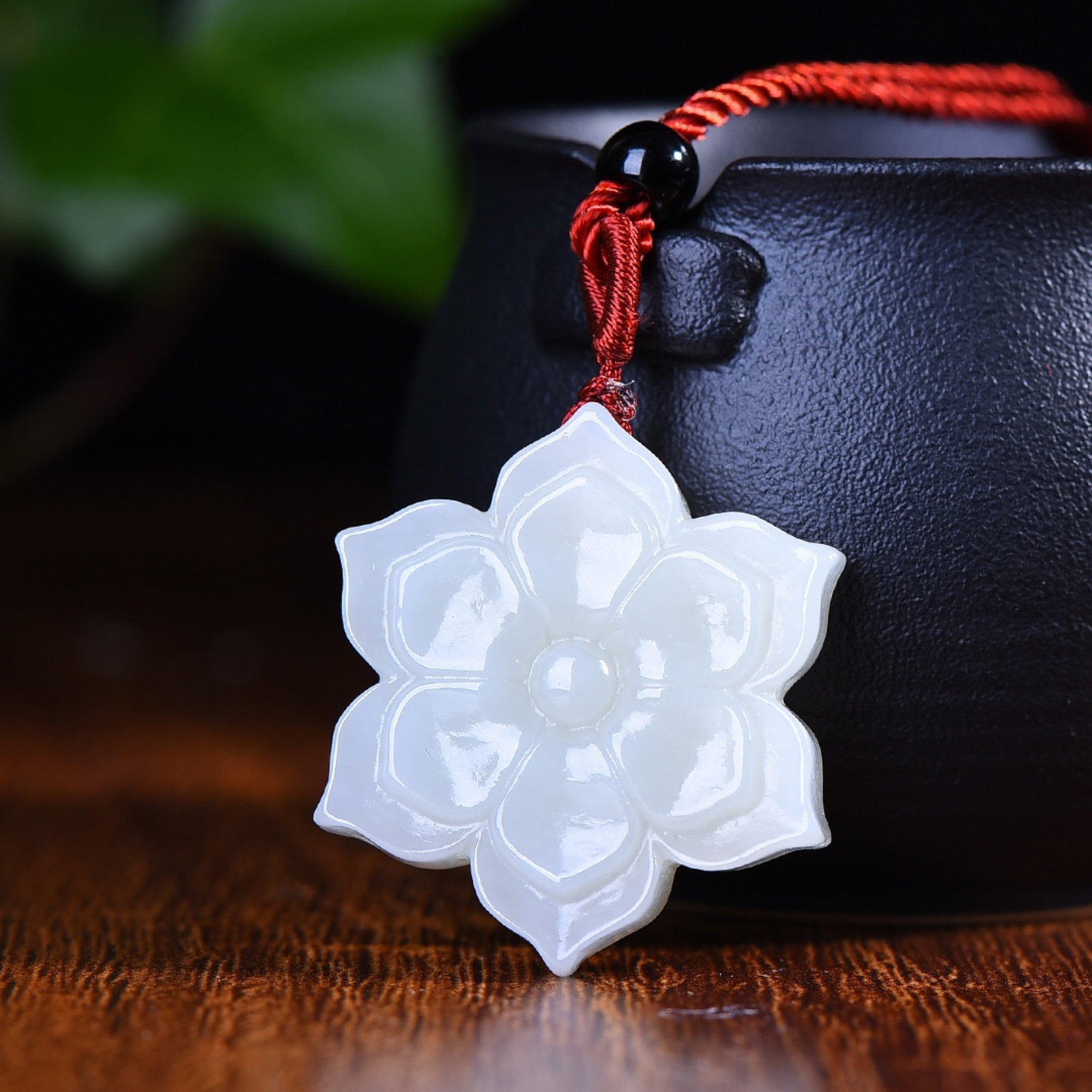 An Exquisite White Jade Pendant: An Exquisite White Jade Pendant,Size:1.4inx1.4in 白玉挂件