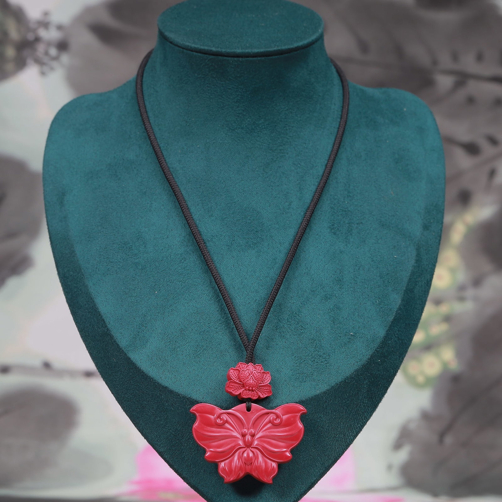 An Exquisite Cinnabar Butterfly Pattern Pendant - 6