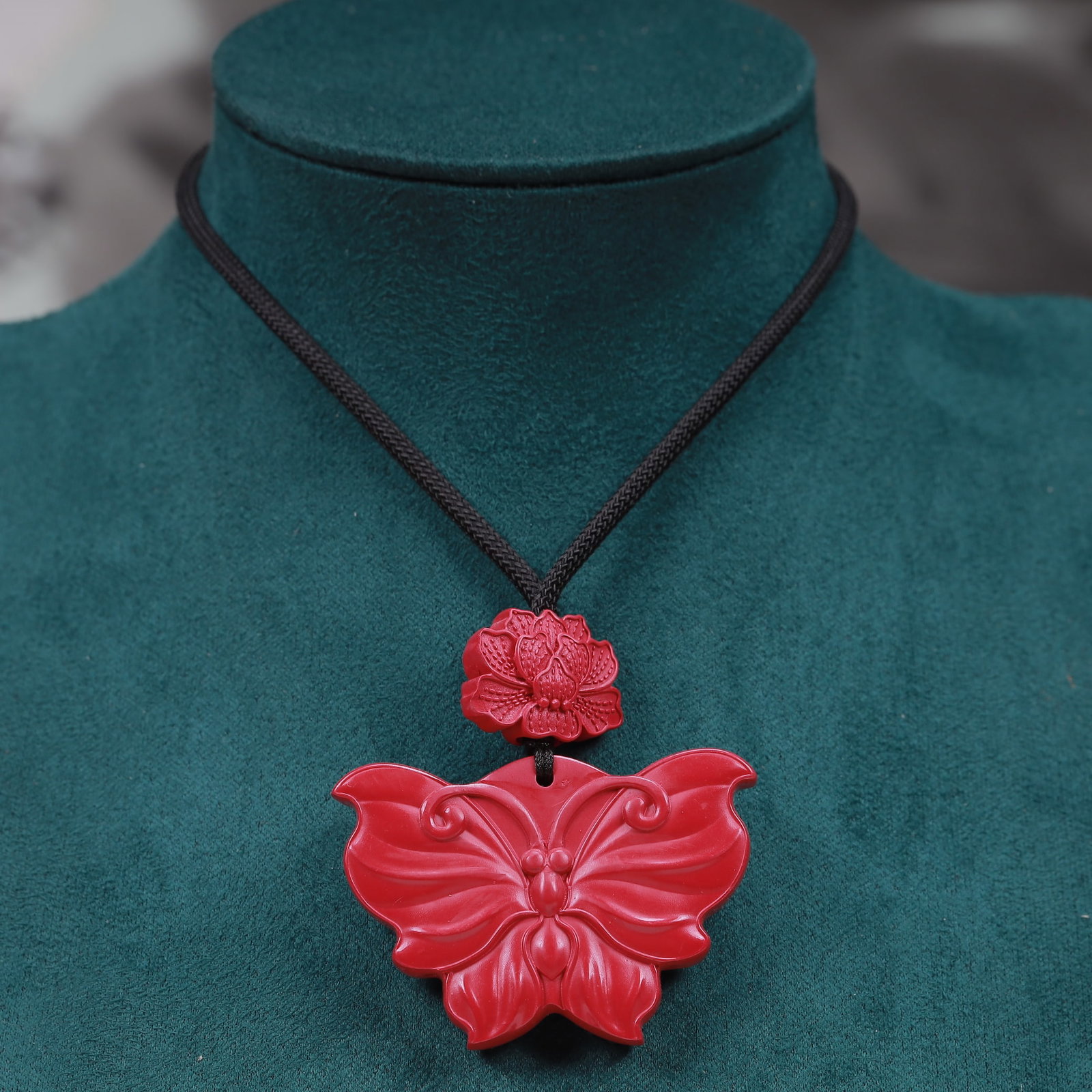 An Exquisite Cinnabar Butterfly Pattern Pendant - 7