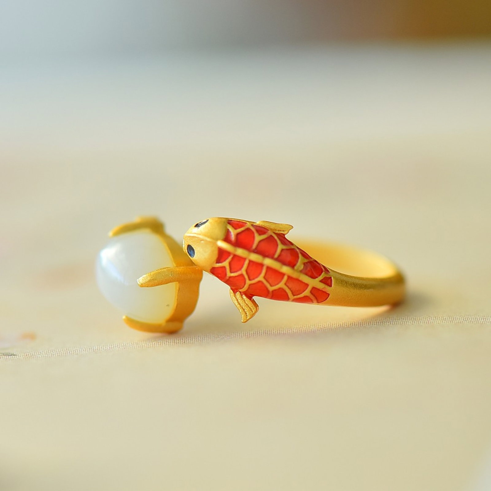 An Exquisite Sterling Silver-Gold Plated Inlaid White Jade Ring: An Exquisite Sterling Silver-Gold Plated Inlaid White Jade Ring 纯银镀金镶白玉戒指