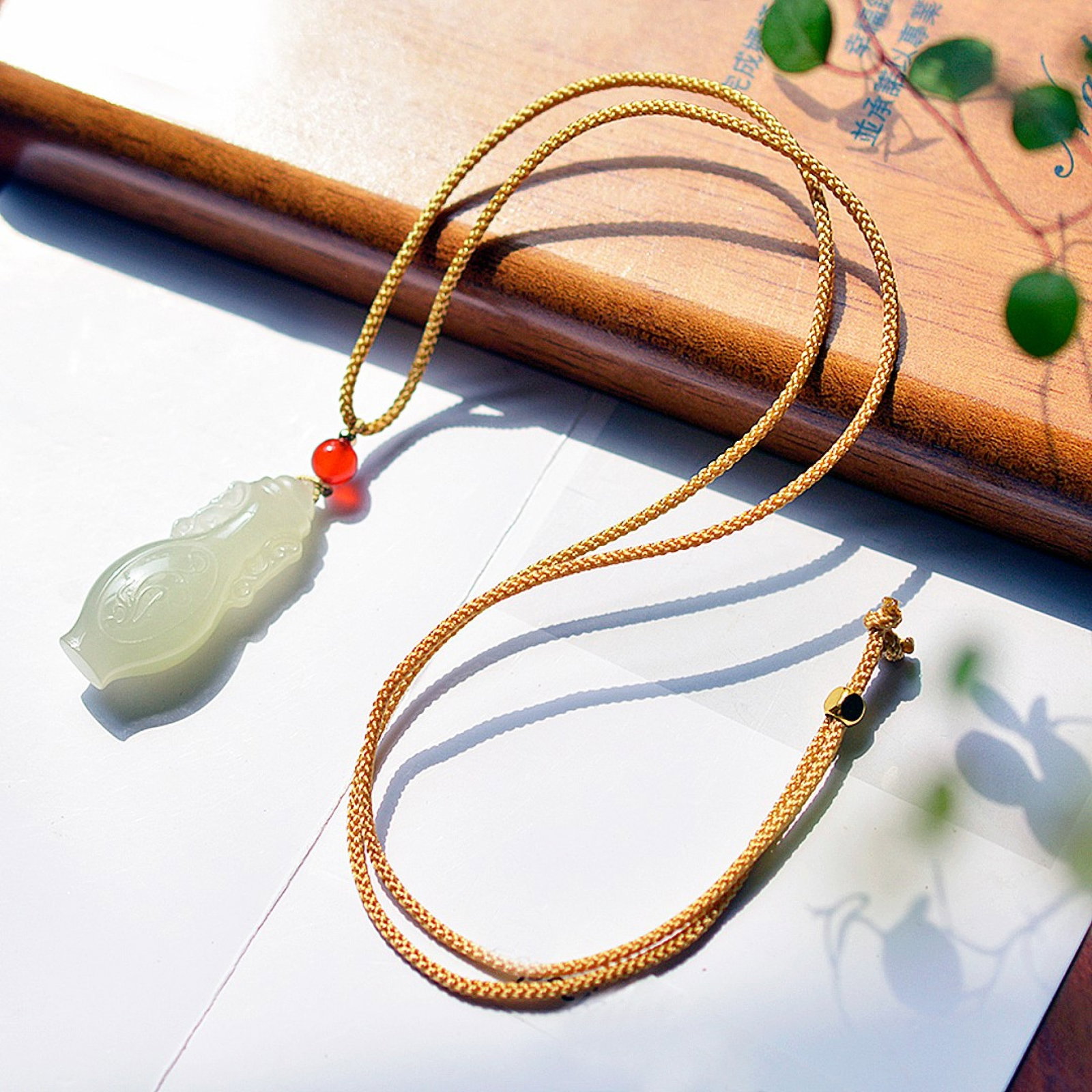 An Exquisite White Jade Vase Pendant - 5