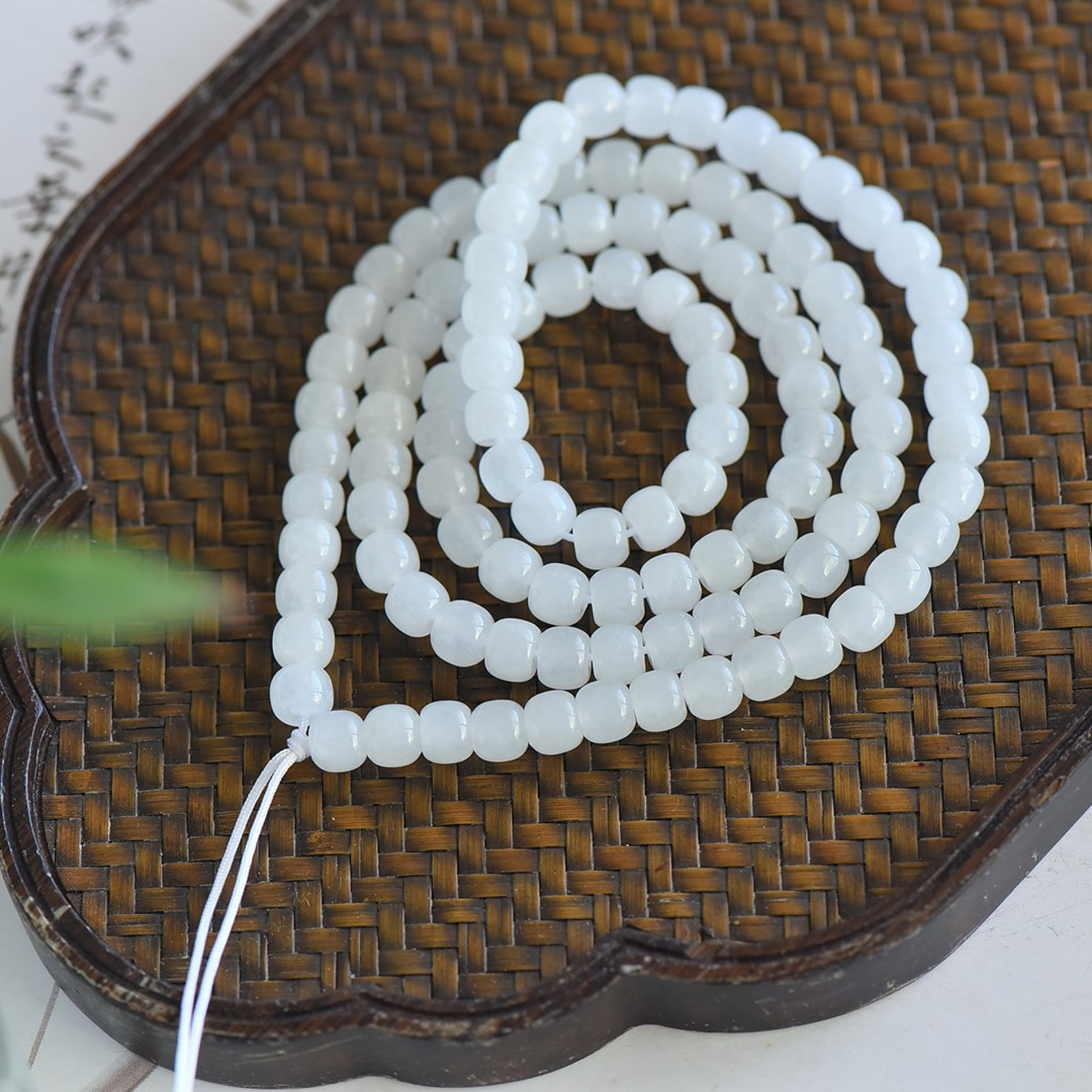 An Exquisite White Jade Necklace: An Exquisite White Jade Necklace,Size:0.2inx0.3in 白玉项链