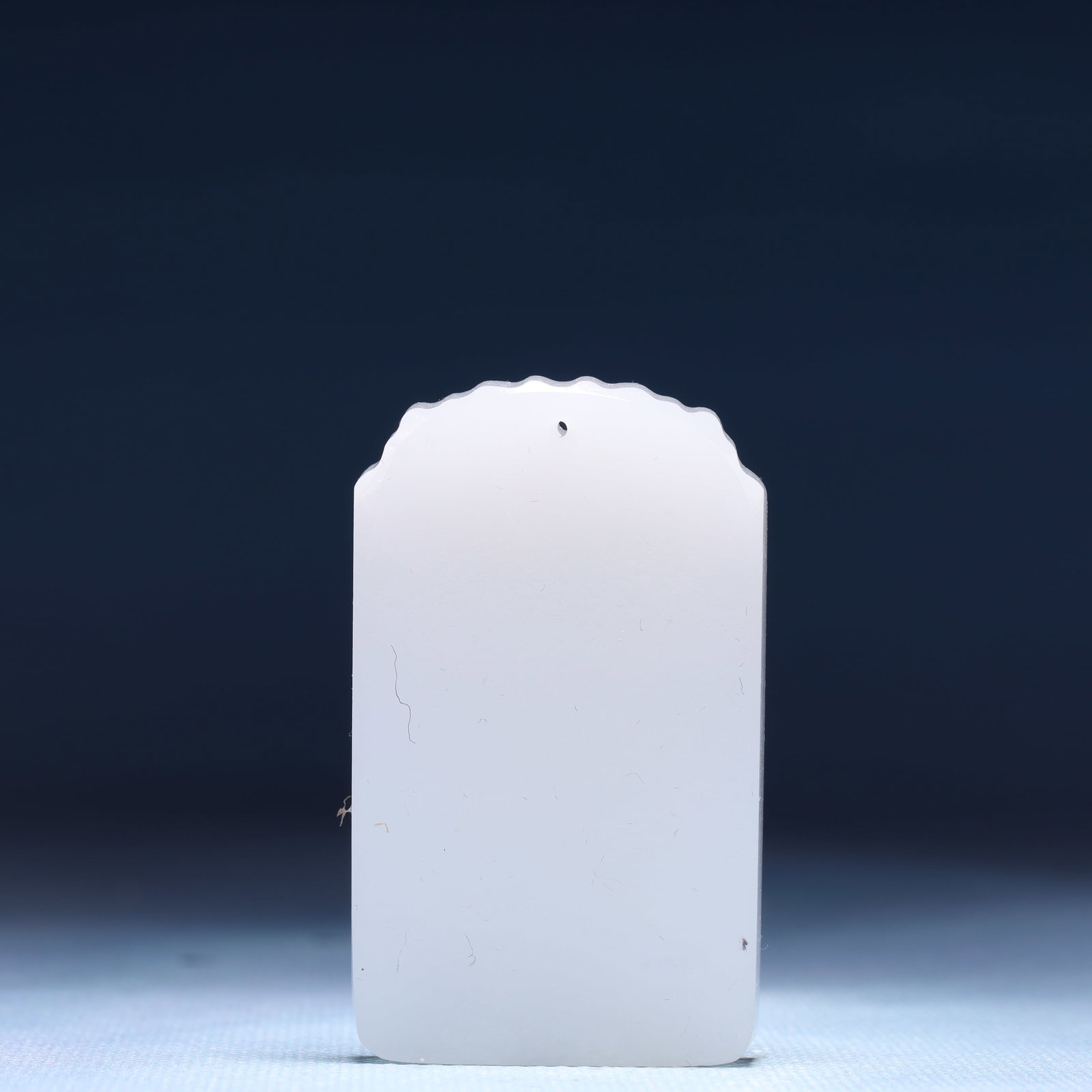 An Exquisite White Jade Figure Pattern Pendant - 4
