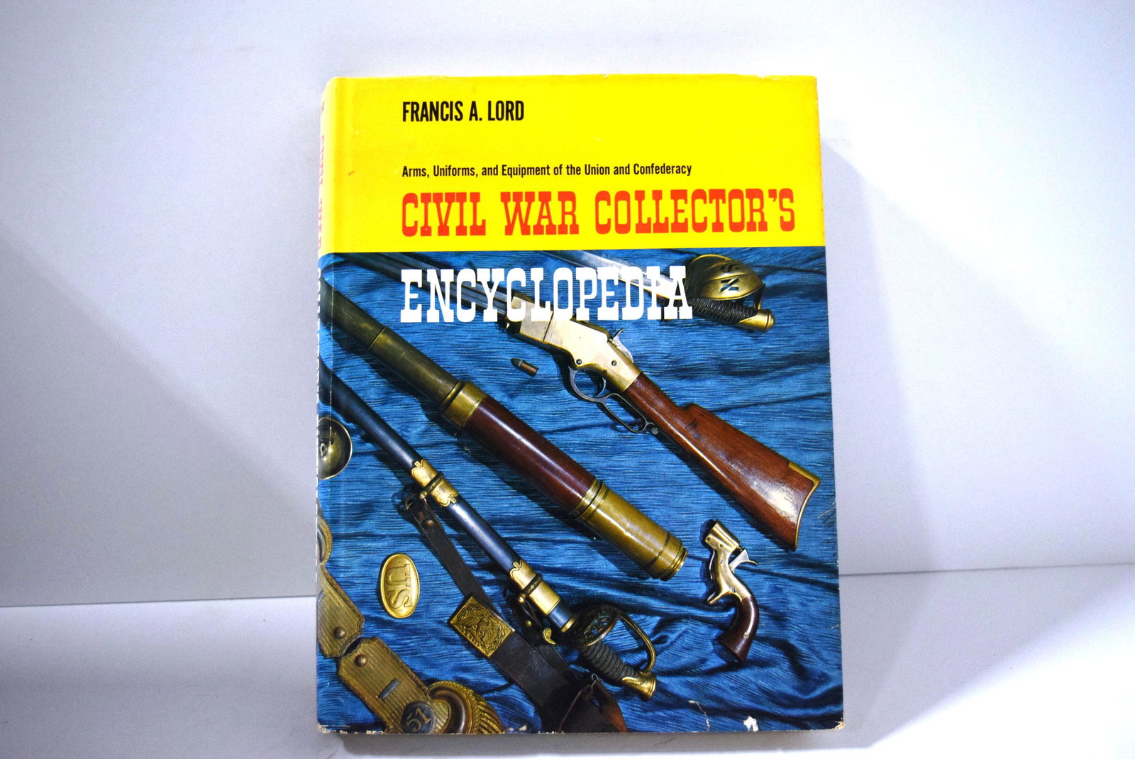 Three Civil War texts: Weapons of the Civil War by Ian: Three Civil War texts: Weapons of the Civil War by Ian V. Hogg 1987 ISBN 0-517-63606-9, Arms & Armor in Colonial America 1526-1783 by Harold L . Peterson pub 1956 some wear to front cover, Civil War C