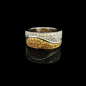 18k White Gold and 0.80cttw White and Yellow Diamond Band Ring Size 7.5