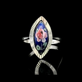 18k White Gold and Enamel Vintage Floral Ring Size 7.5