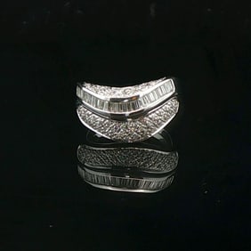 14k White Gold 1.5cttw Round and Baguette Diamond Curved Band Ring Size 7