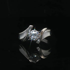 14k White Gold and 0.60ct Solitaire Diamond Bypas