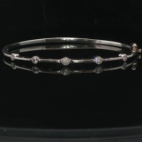 14k White Gold and Bezel Set Diamond Station Bang