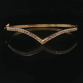 14k Yellow Gold and 1cttw Diamond Solid V Bangle