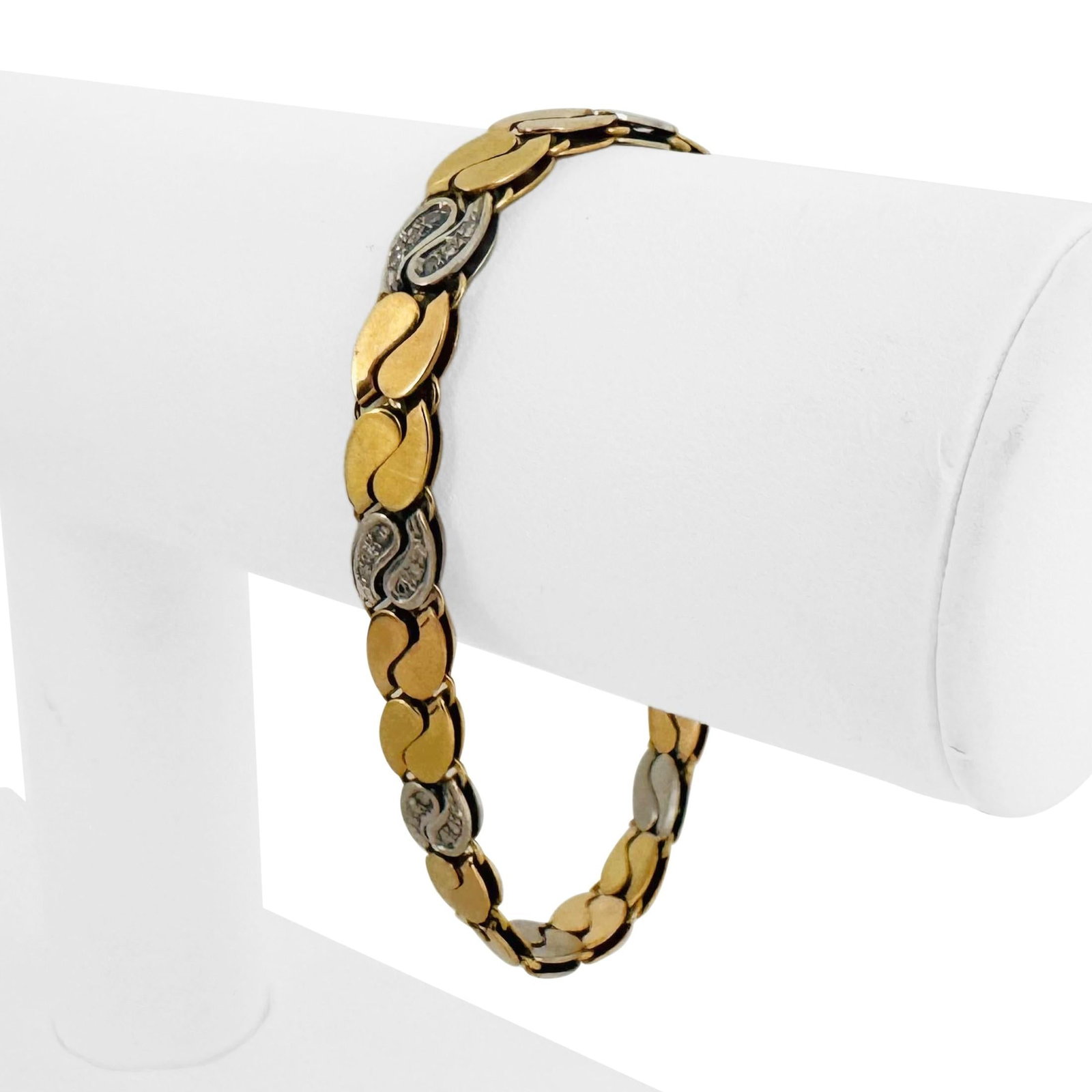 Chimento 18k Tri Tone Gold and Diamond Vintage Li: Condition: Excellent Condition, Professionally Cleaned Metal: 18k Gold (Marked, and Professionally Tested) Weight: 19.7g Diamonds: 0.40cttw Round Cut Natural Diamonds Length: 7.25 Inches Width: 7mm Cl