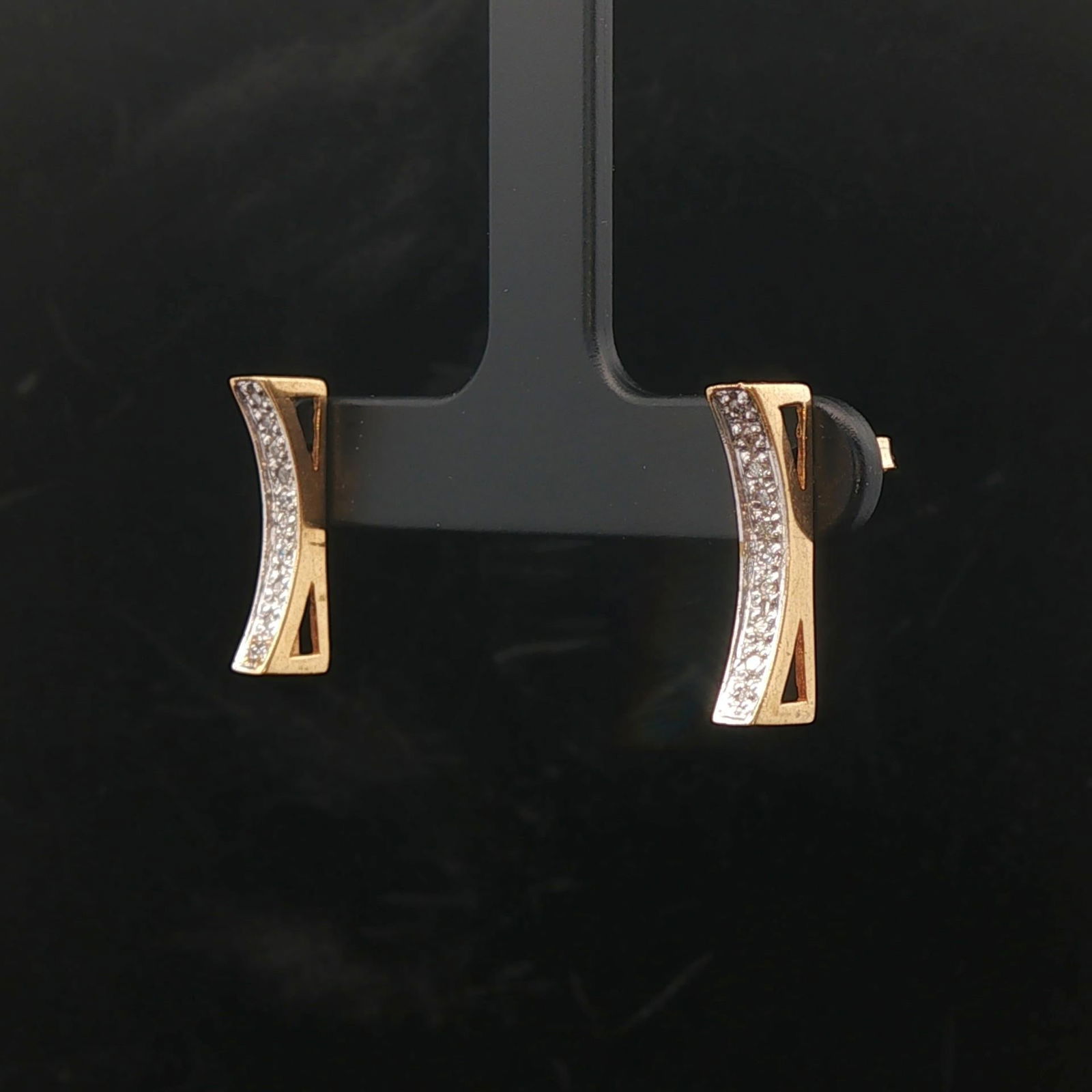 14k Yellow Gold and Diamond Concave Bar Stud Earr (1 of 7)