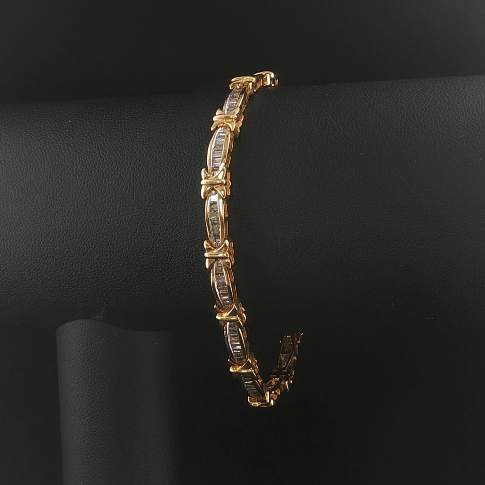 10k Yellow Gold 2cttw Baguette Diamond Fancy Link Bracelet 7": Condition: Excellent Condition, Professionally Cleaned Metal: 10k Gold (Marked, and Professionally Tested) Weight: 11.3g Diamonds: 2cttw Baugette Cut Natural Diamonds Length: 7 Inches Width: 5mm Closu