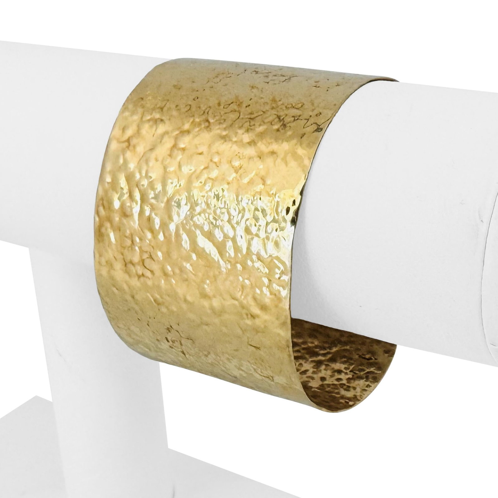 14k Yellow Gold Solid Flexible Hammered Cuff Bracelet 6.5": Condition: Excellent Condition, Professionally Cleaned and Polished Metal: 14k Gold (Professionally Tested) Weight: 25.4g Length: 6.5 Inches Inner Circumference (Adjustable) Width: 40mm Closure: None 