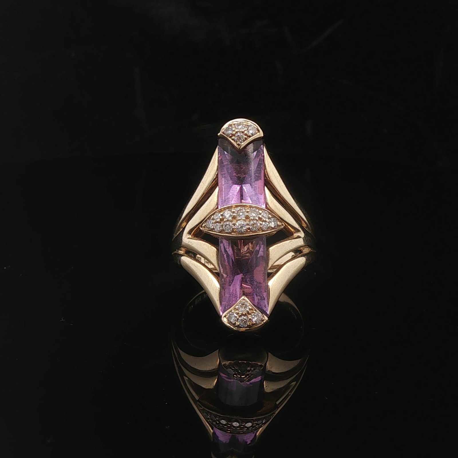 14k Yellow Gold Amethyst and Diamond Ladies Large Vintage Ring Size 6: Condition: Excellent Condition, Professionally Cleaned Metal: 14k Gold (Marked, and Professionally Tested) Weight: 9.8g Gemstone: Amethyst Diamonds: 0.35cttw Round Cut Natural Diamonds Face Measuremen