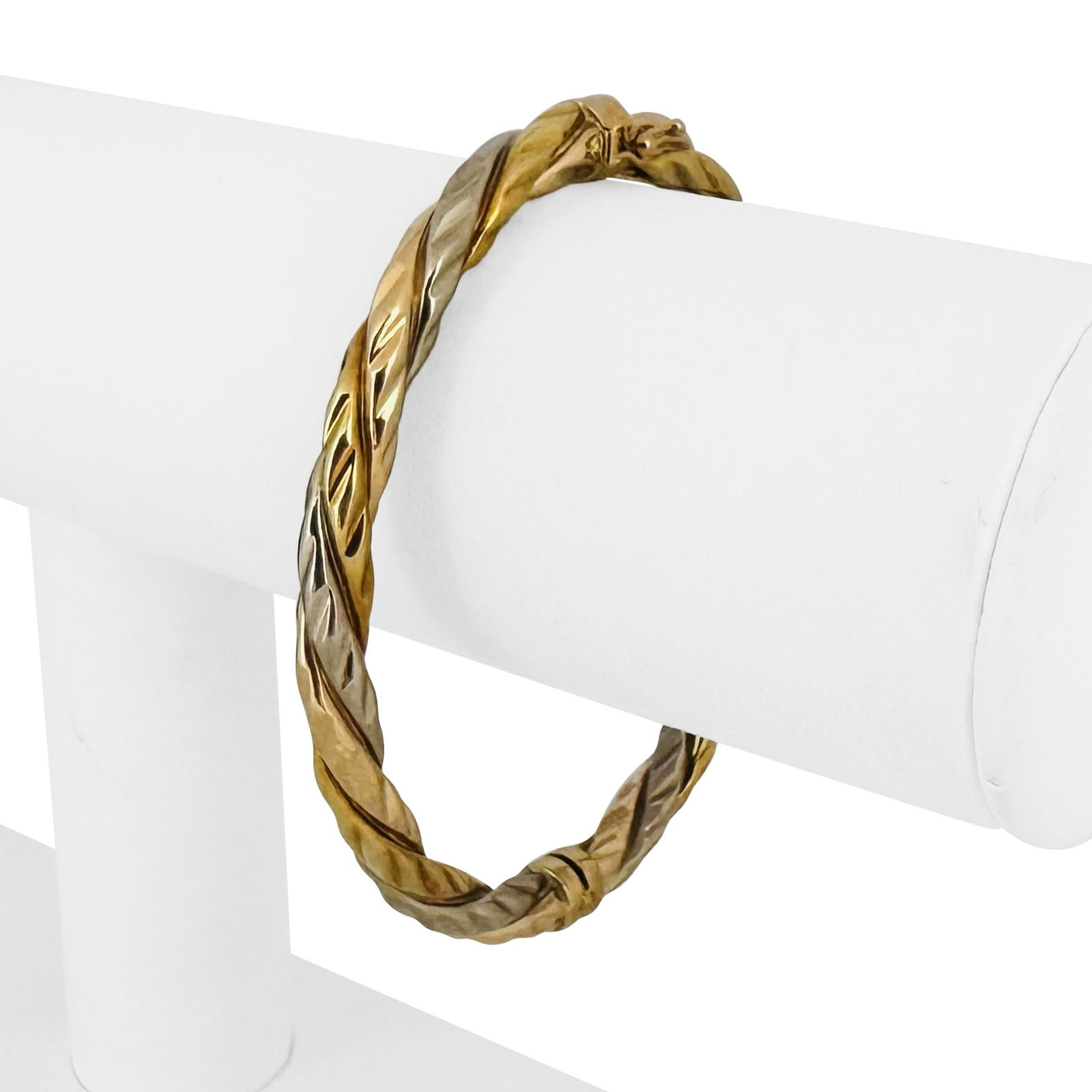 18k Tri Tone Gold Vintage UnoAErre Spiral Bangle Bracelet Italy 7": Condition: Excellent Condition, Professionally Cleaned Metal: 18k Gold (Marked, and Professionally Tested) Weight: 13g Length: 7 Inches Inner Circumference Width: 5.5mm Closure: Box Tab Insert with Sa