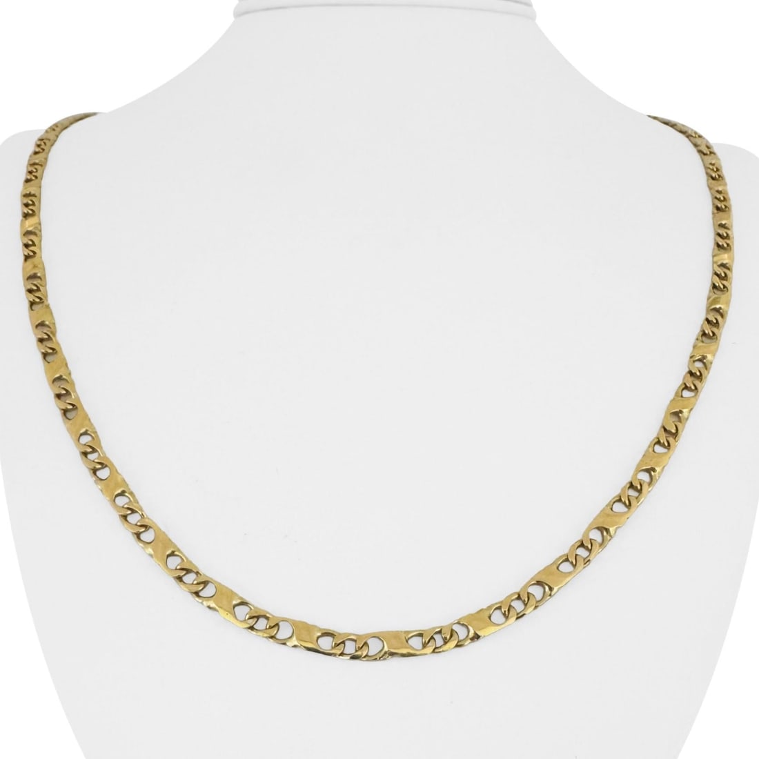 18k Yellow Gold Solid Vintage Fancy Curb Link Chain Necklace Italy 23.5": Condition: Excellent Condition, Professionally Cleaned Metal: 18k Gold (Marked, and Professionally Tested) Weight: 25.2g Length: 23.5 Inches Width: 4mm Closure: Lobster Claw Markings: "750" "* 657 AR"