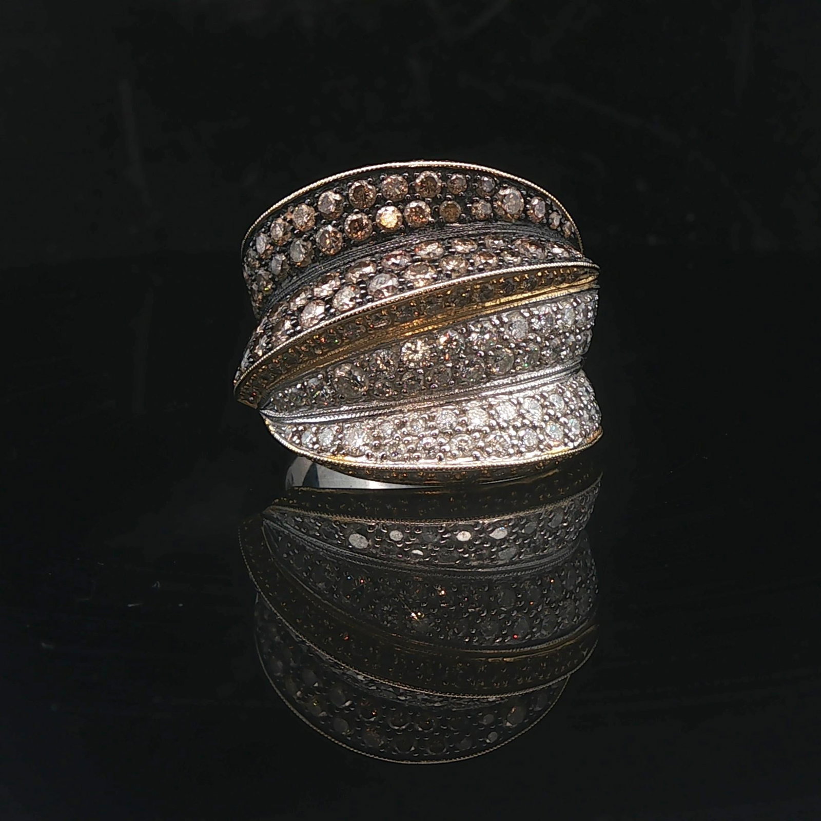 Sonia B 18k Two Tone Gold 2.25cttw Diamond Large Crossover Band Ring Size 7: Condition: Excellent Condition, Professionally Cleaned Metal: 18k Gold (Marked, and Professionally Tested) Weight: 16.5g Diamonds: 2.25cttw Pave Set Round Natural White and Champagne Diamonds Width: 2