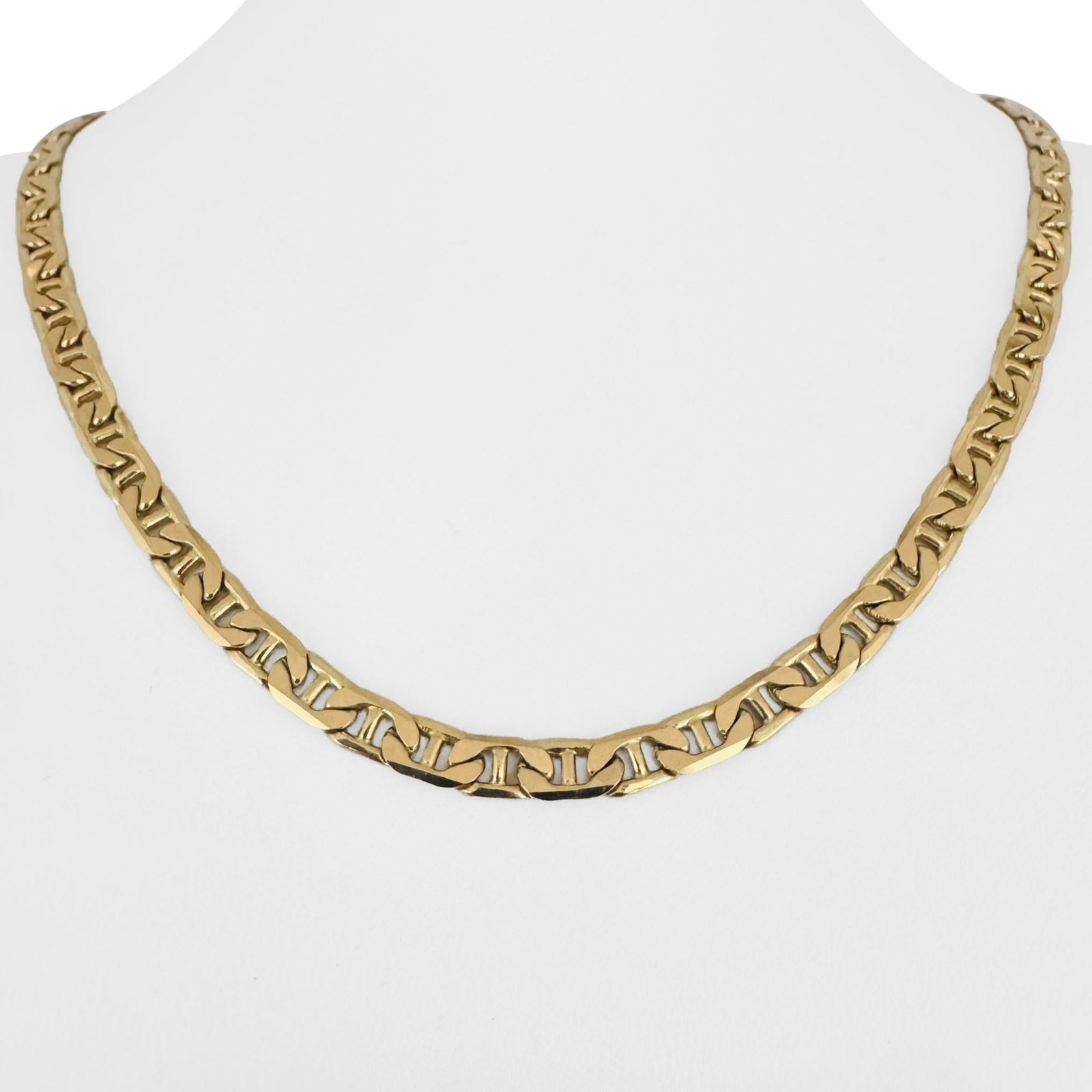 14k Yellow Gold Solid Men's Gucci Link Chain Necklace Greece 20": Condition: Excellent Condition, Professionally Cleaned and Polished Metal: 14k Gold (Marked, and Professionally Tested) Weight: 32.3g Length: 20 Inches Width: 5.5mm Closure: Box Tab Insert with Safety