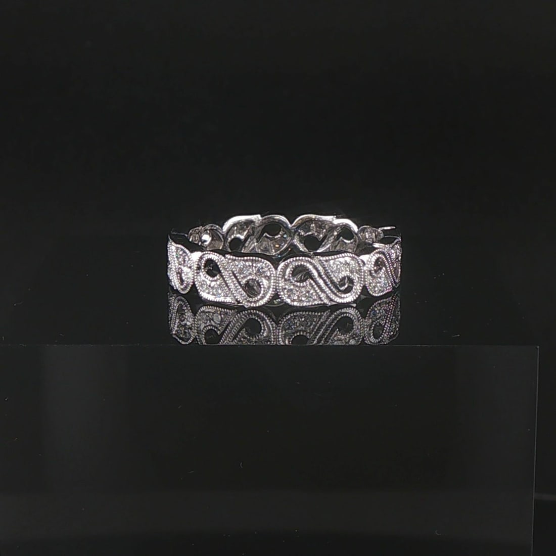 18k White Gold and 0.50cttw Diamond Vintage Filigree Band Ring Size 6: Condition: Excellent Condition, Professionally Cleaned Metal: 18k Gold (Marked, and Professionally Tested) Weight: 3.3g Diamonds: 0.50cttw Round Cut Natural Diamonds Width: 4mm Size: 6 Markings: "18k"