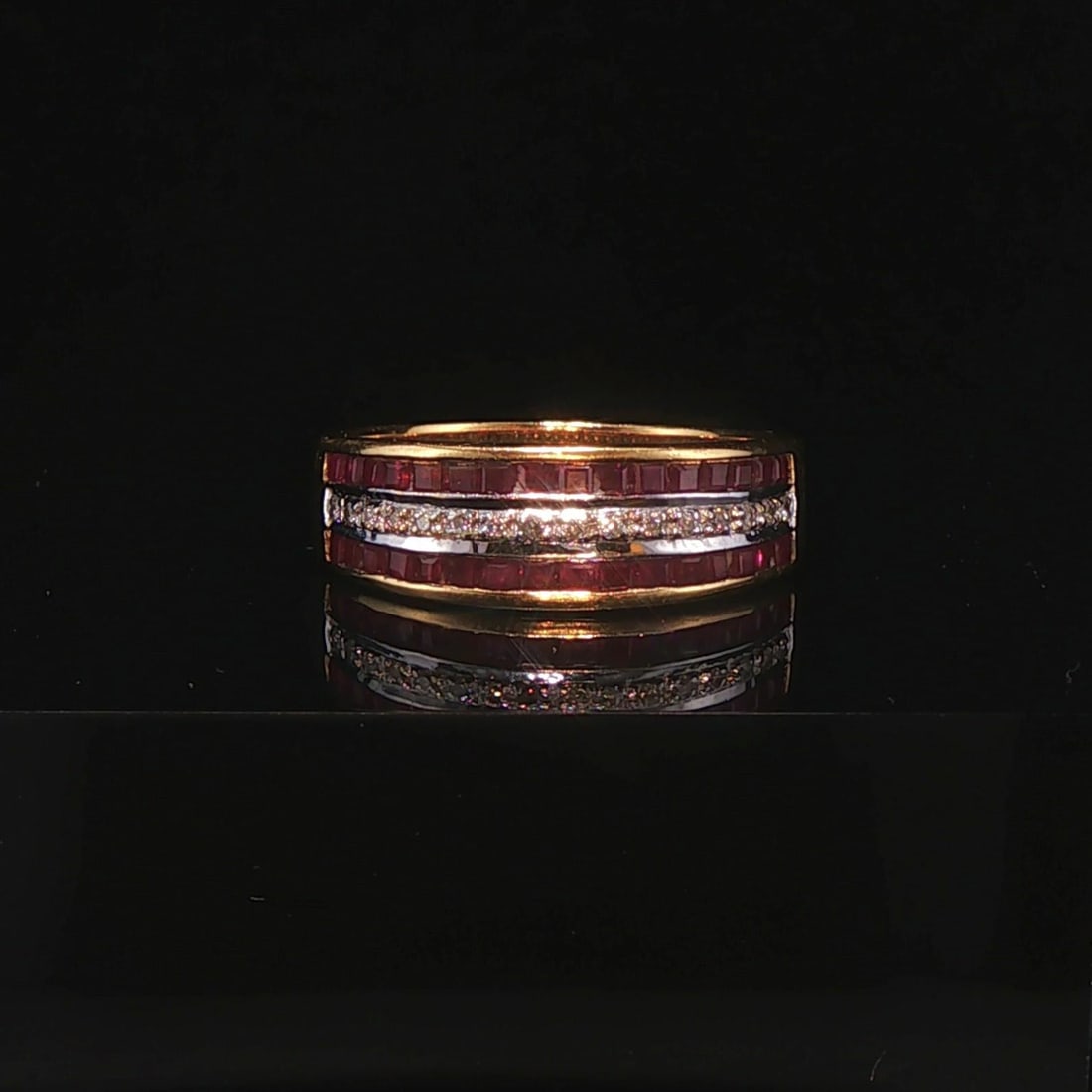 18k Yellow Gold 0.87cttw Ruby and 0.07cttw Diamond Band Ring Size 6.5 (1 of 7)