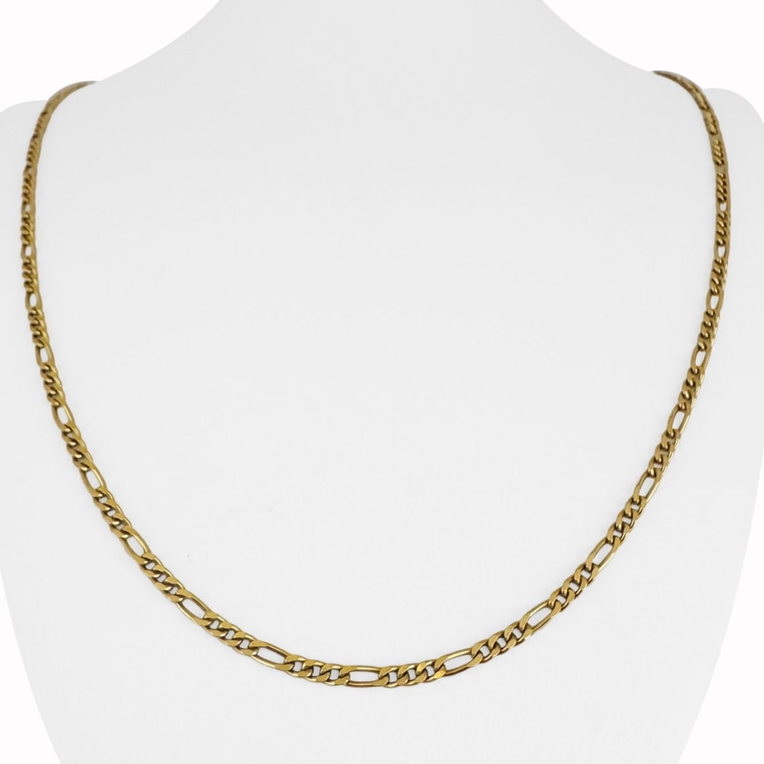 18k Yellow Gold Solid Vintage Figaro Link Chain Necklace Italy 24": Condition: Excellent Condition, Professionally Cleaned Metal: 18k Gold (Marked, and Professionally Tested) Weight: 13.7g Length: 24 Inches Width: 2.8mm Closure: Lobster Claw Markings: "750" "* 806 AR"