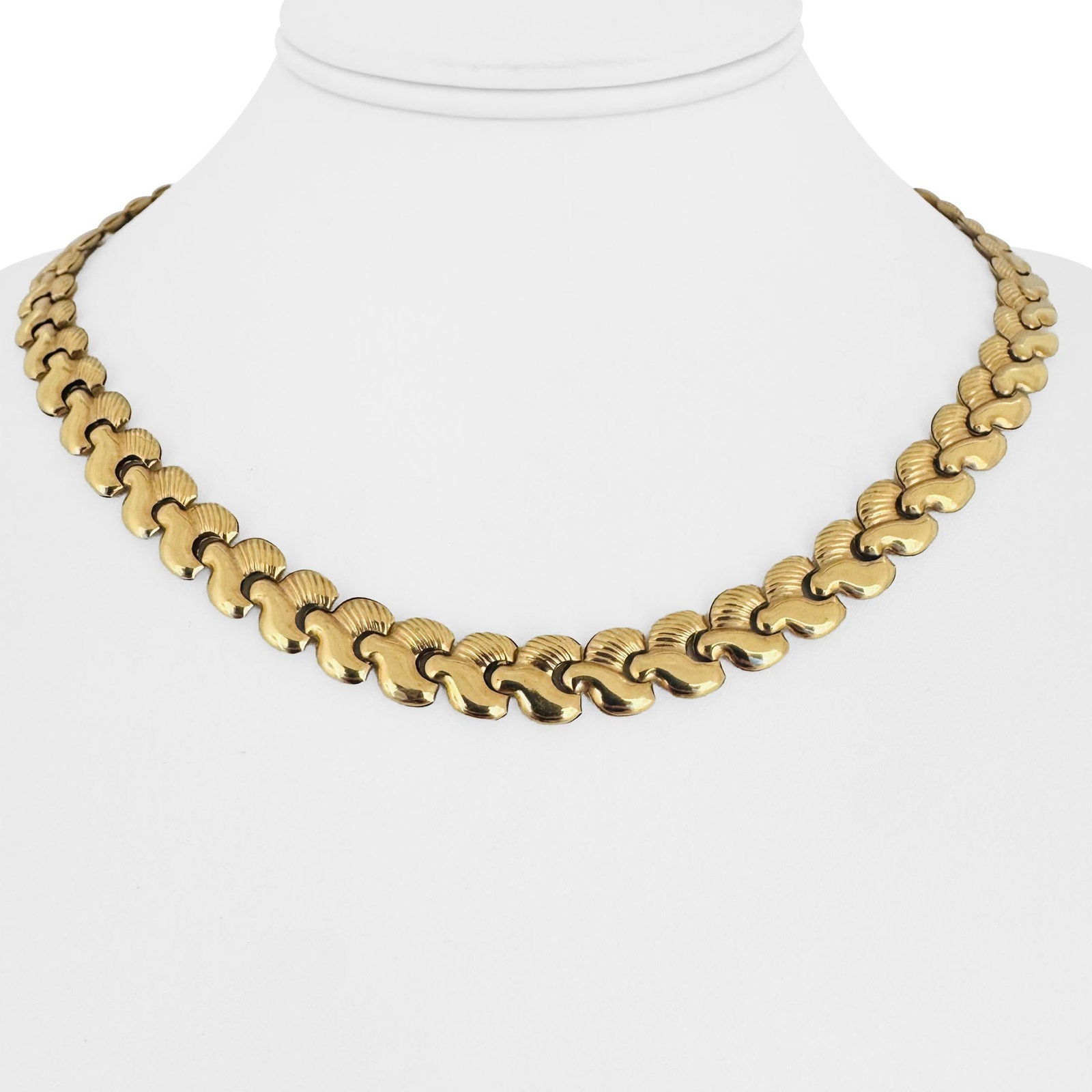18k Yellow Gold Vintage Ladies Fancy Link Necklace Italy 18": Condition: Excellent Condition, Professionally Cleaned Metal: 18k Gold (Marked, and Professionally Tested) Weight: 21.3g Length: 18 Inches Width: 9mm Closure: Lobster Claw Markings: "750" "* 1064 VI" 