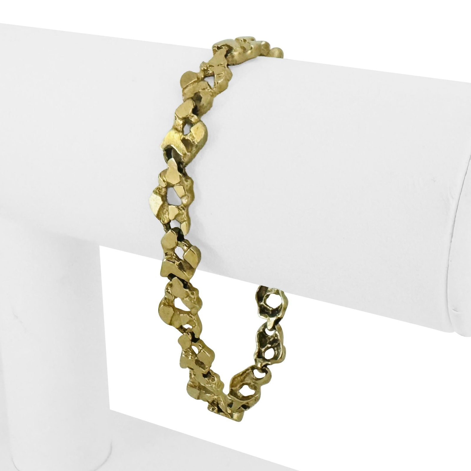 14k Yellow Gold Solid Vintage Chunky Nugget Link: Condition: Excellent Condition, Professionally Cleaned and Polished Metal: 14k Gold (Marked, and Professionally Tested) Weight: 18g Length: 7.25 Inches Width: 7.5mm Closure: Box Tab Insert with