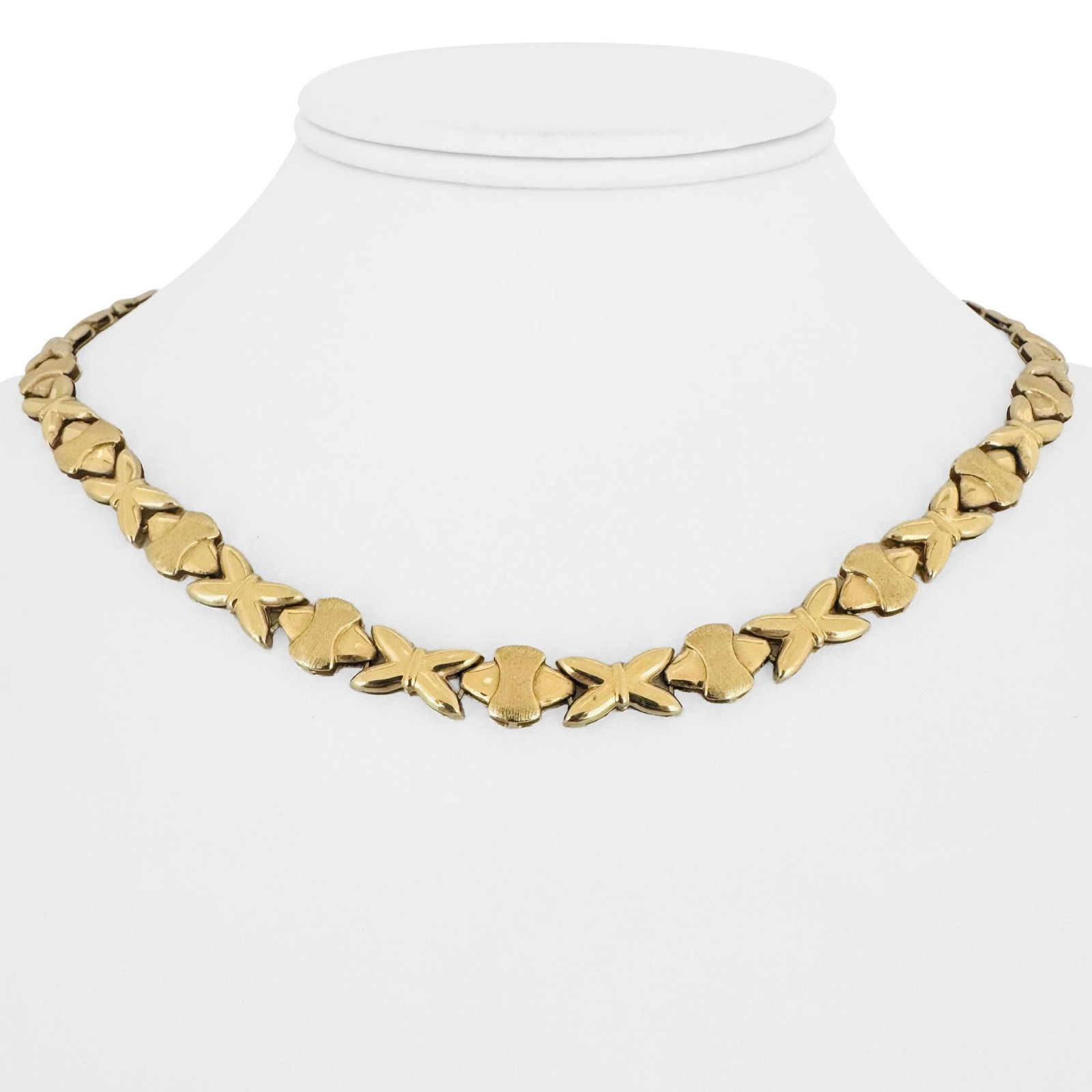 14k Yellow Gold Ladies Hugs and Kisses XO Link Ne: Condition: Excellent Condition, Professionally Cleaned Metal: 14k Gold (Marked, and Professionally Tested) Weight: 27.6gg Length: 17 Inches Width: 7mm Closure: Box Tab Insert with Safety Latch