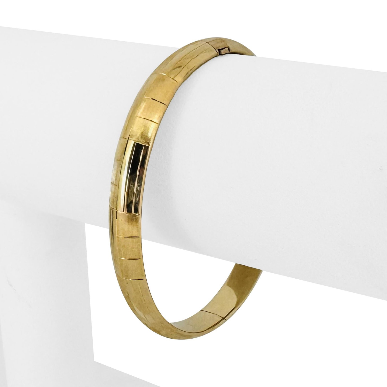 14k Yellow Gold Ladies Vintage Patterned Bangle B (1 of 7)