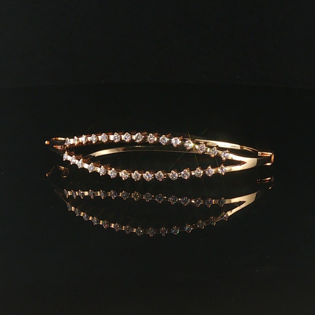 14k Yellow Gold and 0.50cttw Diamond Solid Vintage Bangle Bracelet 5.75": Condition: Excellent Condition, Professionally CleanedMetal: 14k Gold (Marked, and Professionally Tested)Weight: 20.1gDiamonds: 0.50cttw Round Cut Natural DiamondsLength: 5.75 Inches Inner Circumferen
