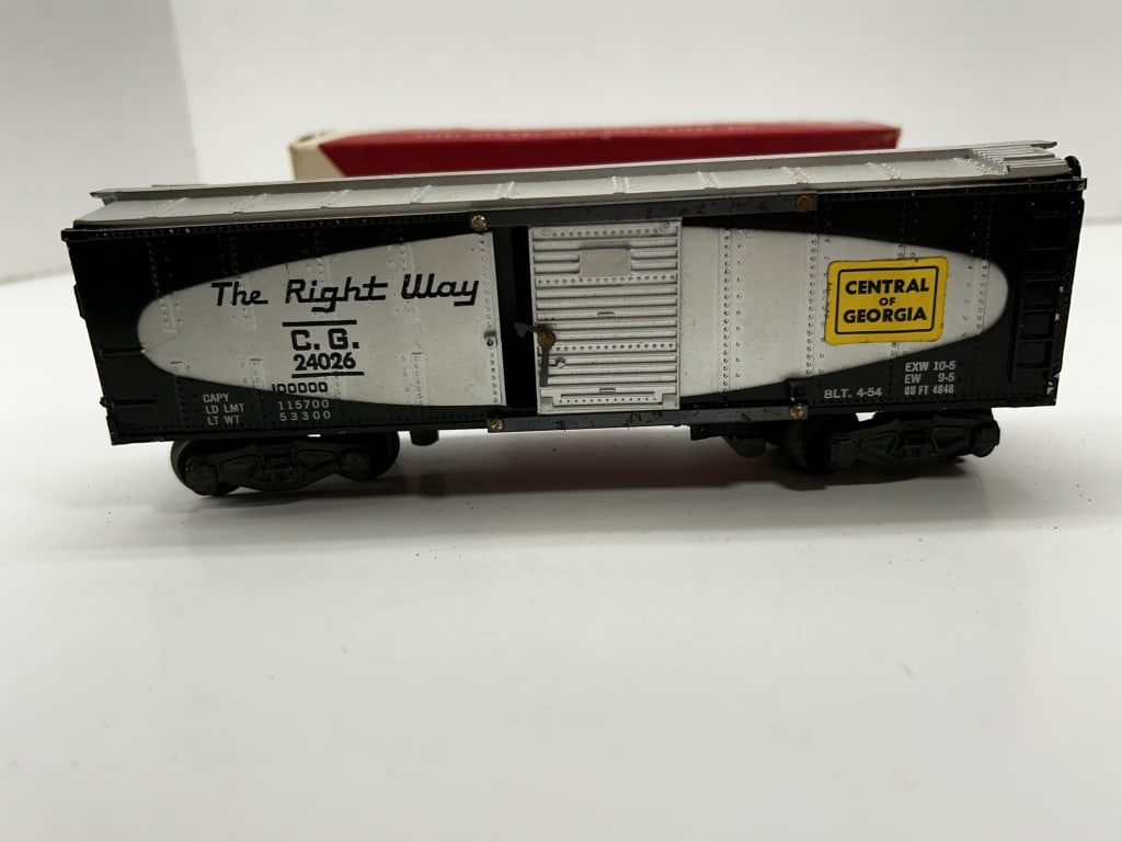 3/16 GILBERT C. G. BOX CAR (1 of 5)