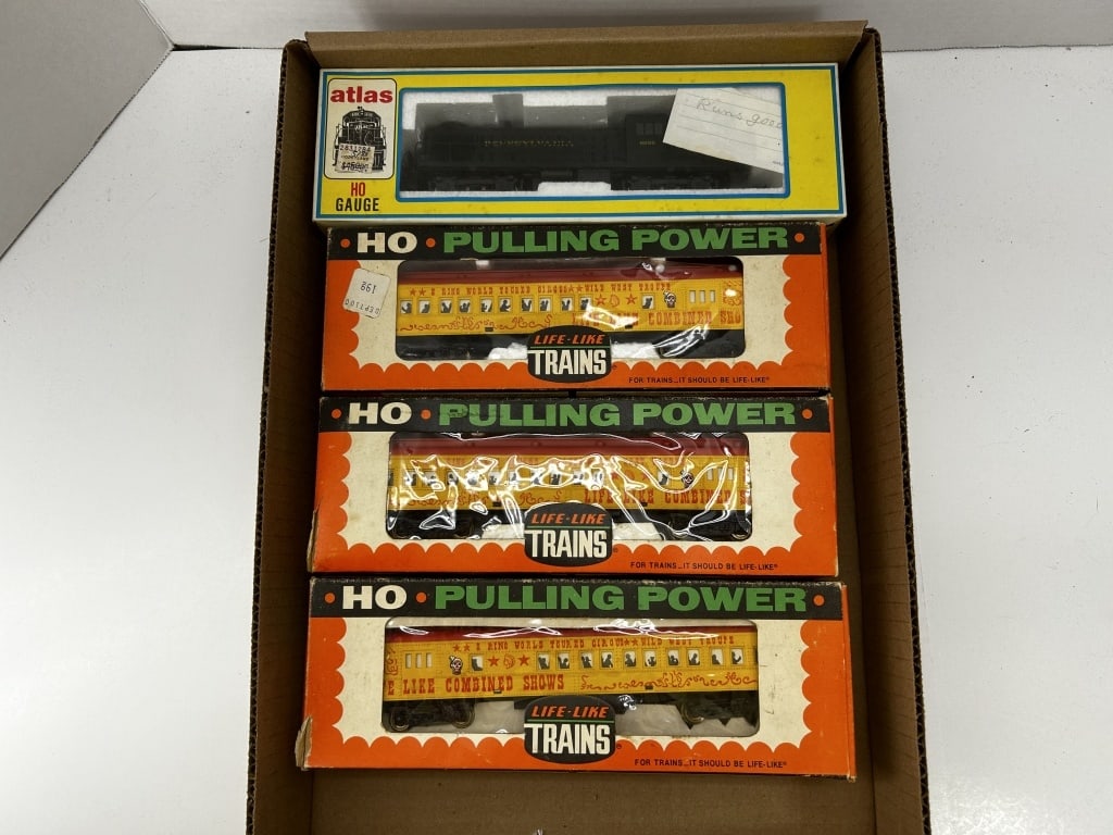 HO PENNSYLVANIA CAR AND LIFE LIKE TRAINS CIRCUS CA (1 of 6)