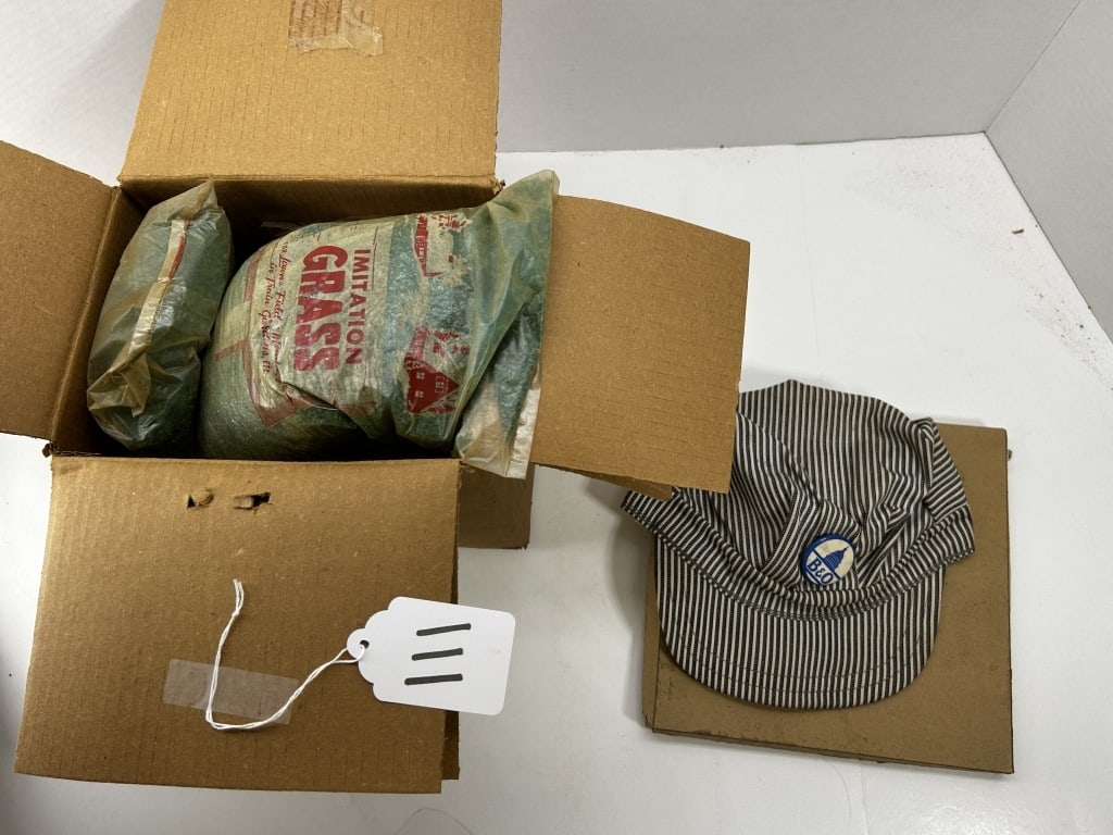 LAYOUT EARTH AND GRASS FOR TRAIN SET: LAYOUT EARTH AND GRASS FOR TRAIN SET