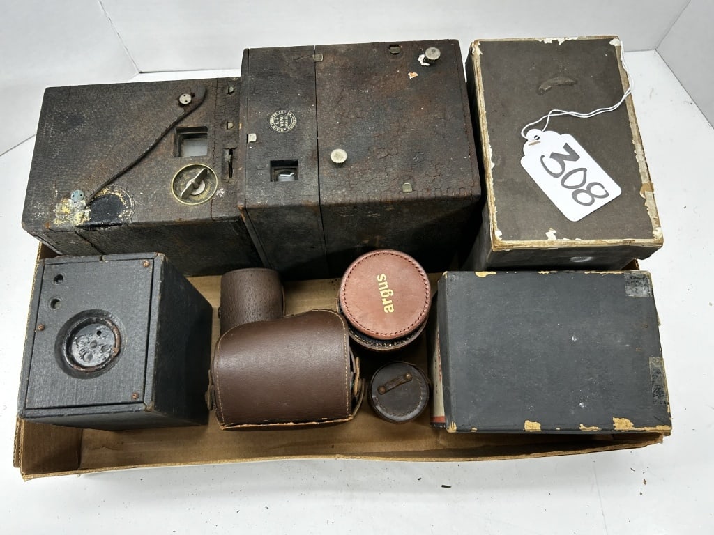 VINTAGE FOLDING CAMERAS (1 of 12)