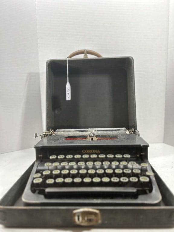 EARLY CORONA STANDARD TYPEWRITER (1 of 4)