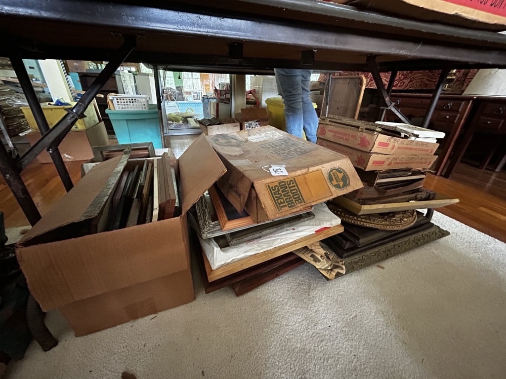 LARGE LOT OF PICTURE FRAMES: .