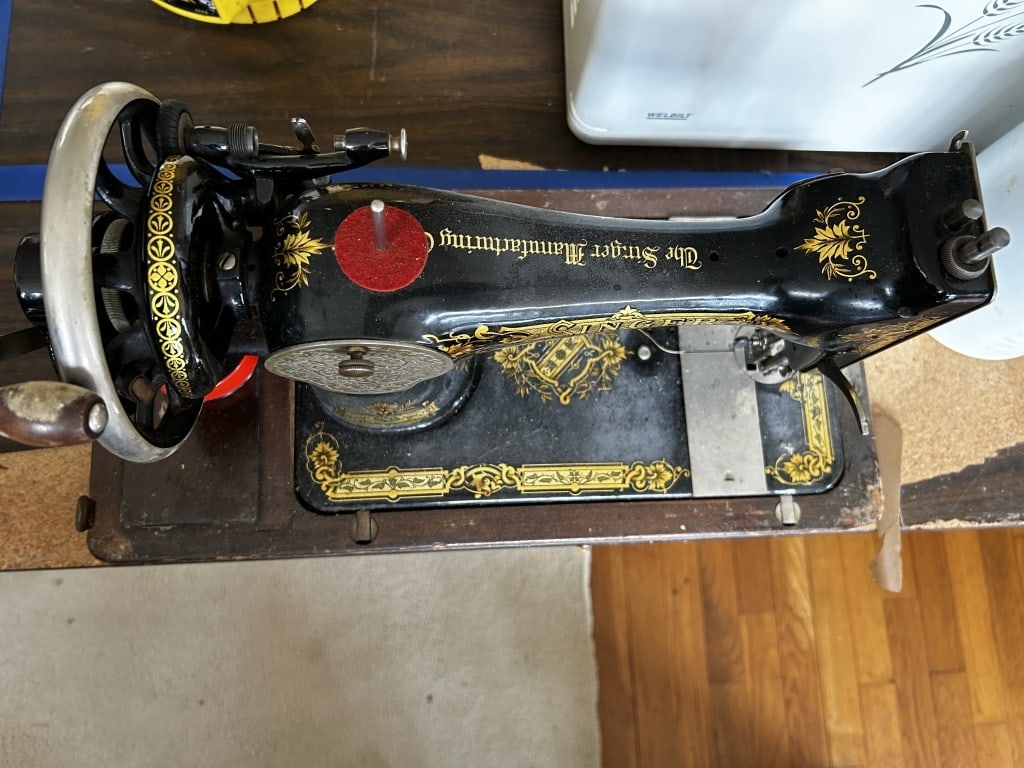 SEWING MACHINE: .