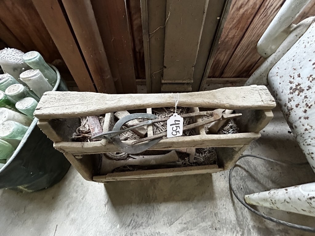FARRIER SHOE BOX: WITH SUPPLIES