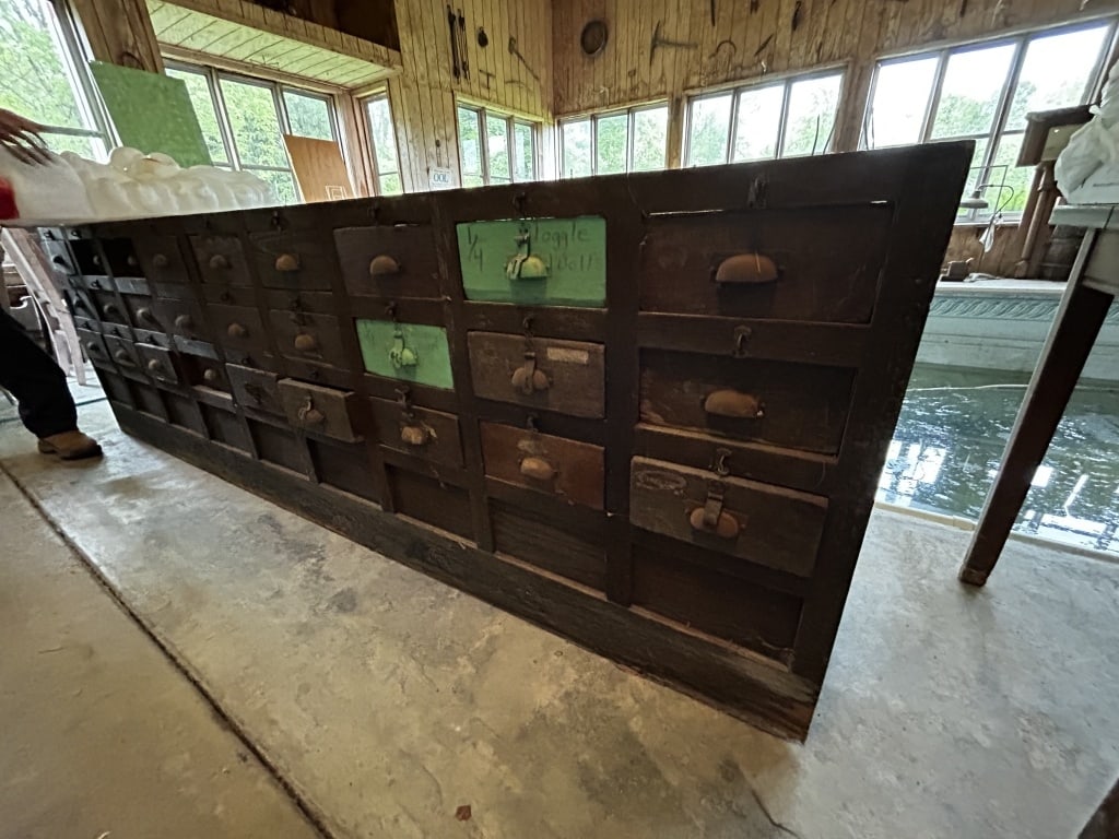 BIG ORGANIZER CABINET: DOUBLE SIDED