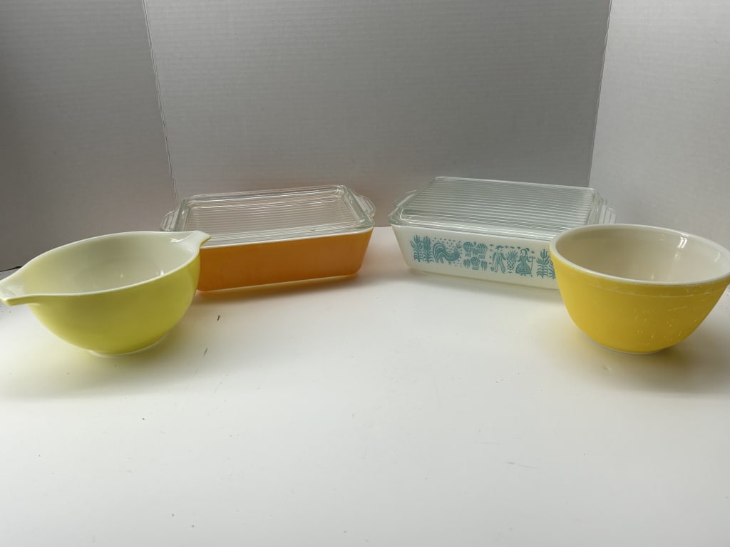 PYREX CASSEROLE DISHES AND BOWLS: .