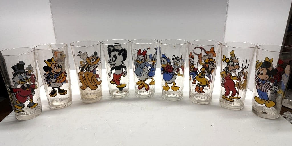 BOX OF 1977 WALT DISNEY "HAPPY BIRTHDAY MICKEY": BOX OF 9 MICKEY MOUSE COLLECTIBLE GLASSES, 1977 "HAPPY BIRTHDAY MICKEY" WALT DISNEY PRODUCTIONS, COMPLETE SET