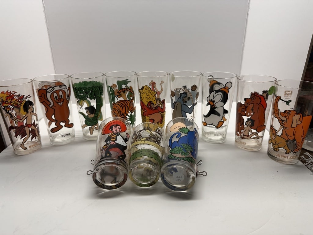 BOX OF WALT DISNEY PRODUCTIONS COLLECTOR SERIES GL: BOX OF 12 GLASSES, WALT DISNEY PRODUCTIONS COLLECTOR SERIES, FULL SET