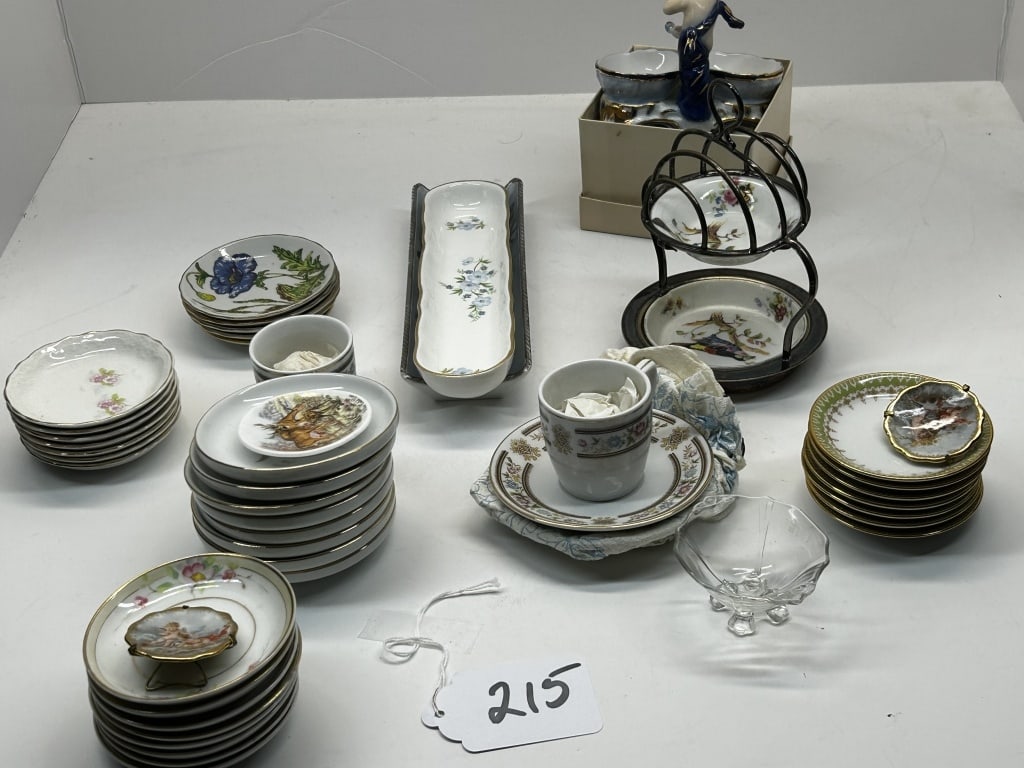 VARIETY OF GLASS WARE (11): PLATES, BOWLS, DISHES
