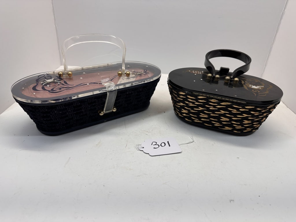 SET OF 2 VINTAGE LUCITE PURSES: 1950S-1960S GENIE DESIGN, WITH CLASP