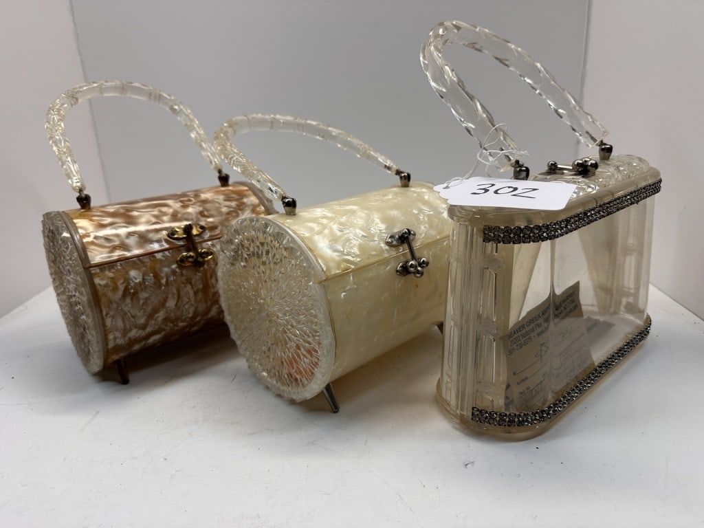 SET OF 3 VINTAGE LUCITE PURSES: 1950S-1960S CLEAR, GOLD, TAN COLORS, WITH CLASP