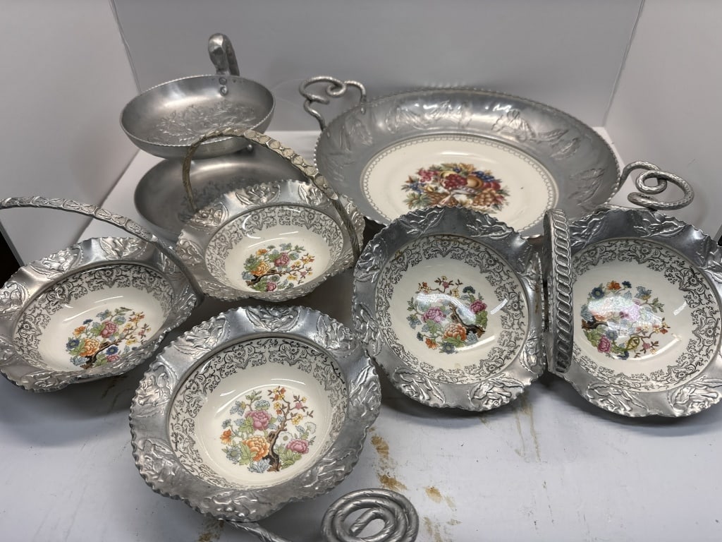 EVERLAST FORGED ALUMINUM SERVING SET: NEW YORK