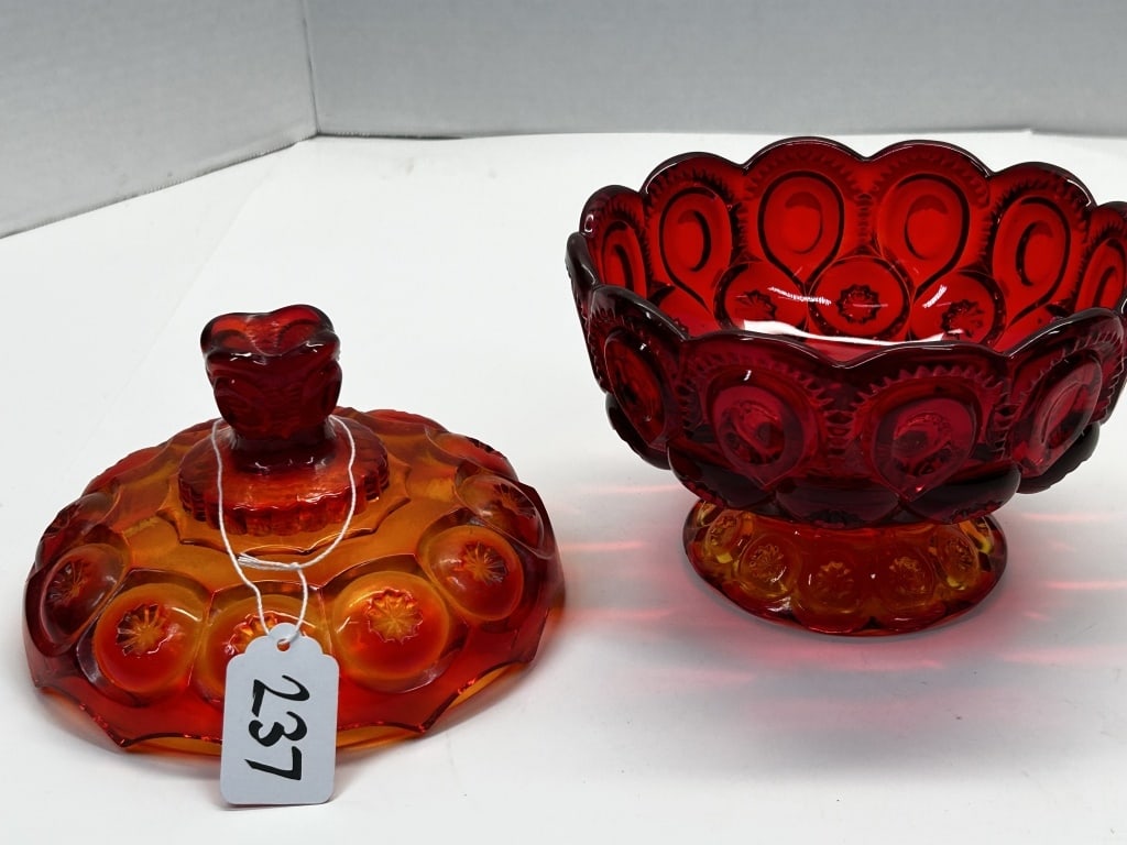 L E SMITH MOON AND STARS AMBERINA DISH (1 of 2)